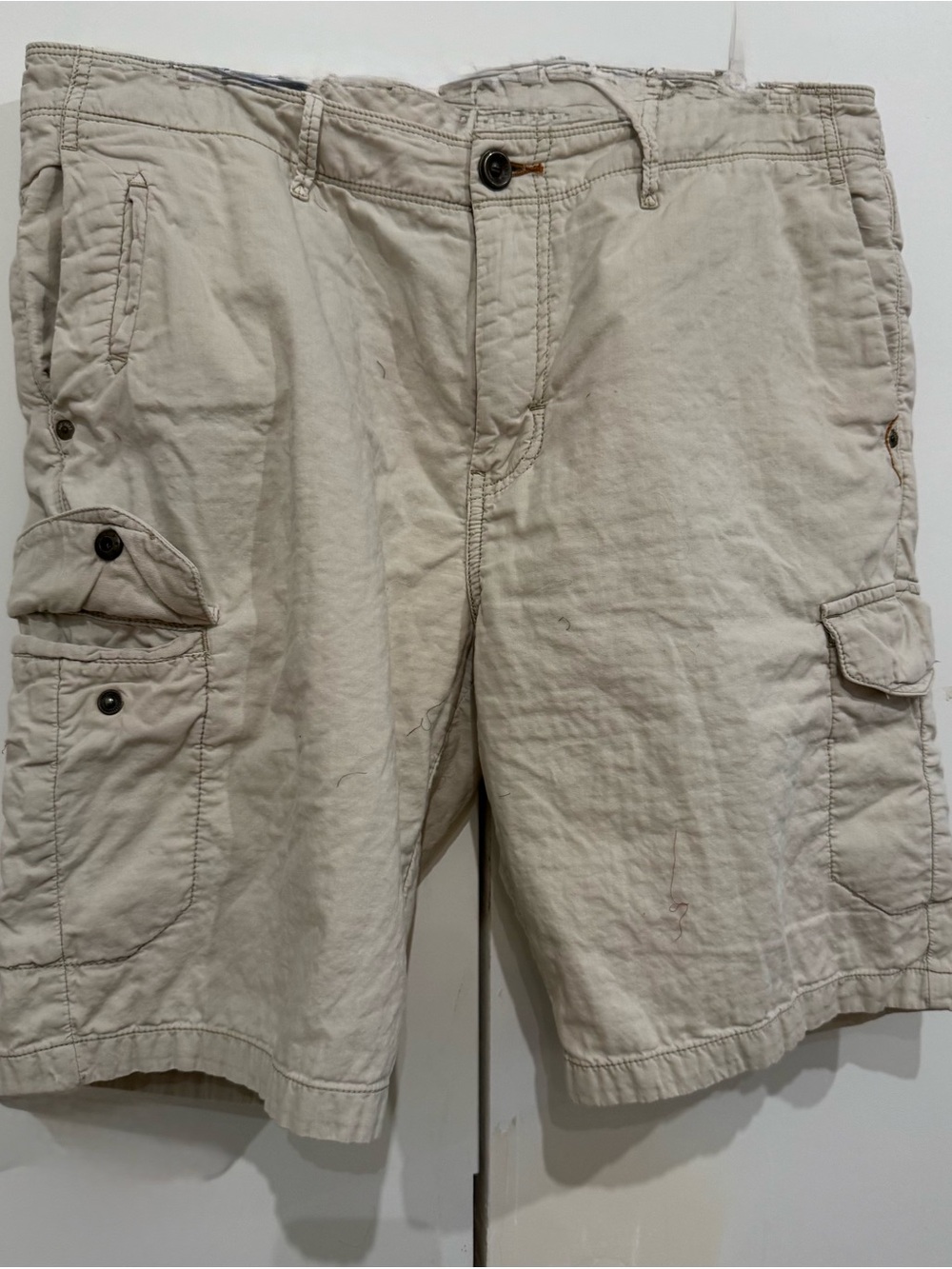 Tommy Bahama Light Beige Cargo Shorts 35 W